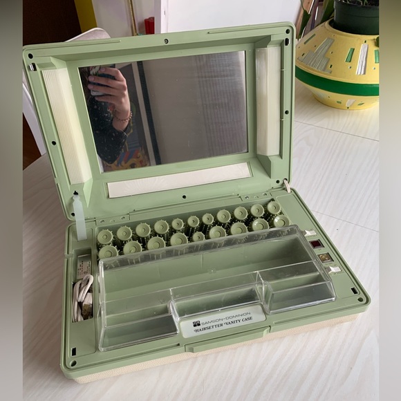 Vintage Other - Vintage 70s Portable Hair and Makeup Vanity Case